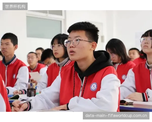 三条线年龄分布均衡,球队兼具活力与经验,正处黄金时期。 三条线年龄分布均衡,球队兼具活力与经验,正处黄金时期。